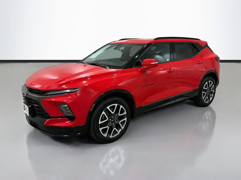 Certified 2024 Chevrolet Blazer RS w/ Driver Confidence II Package FWD image 3