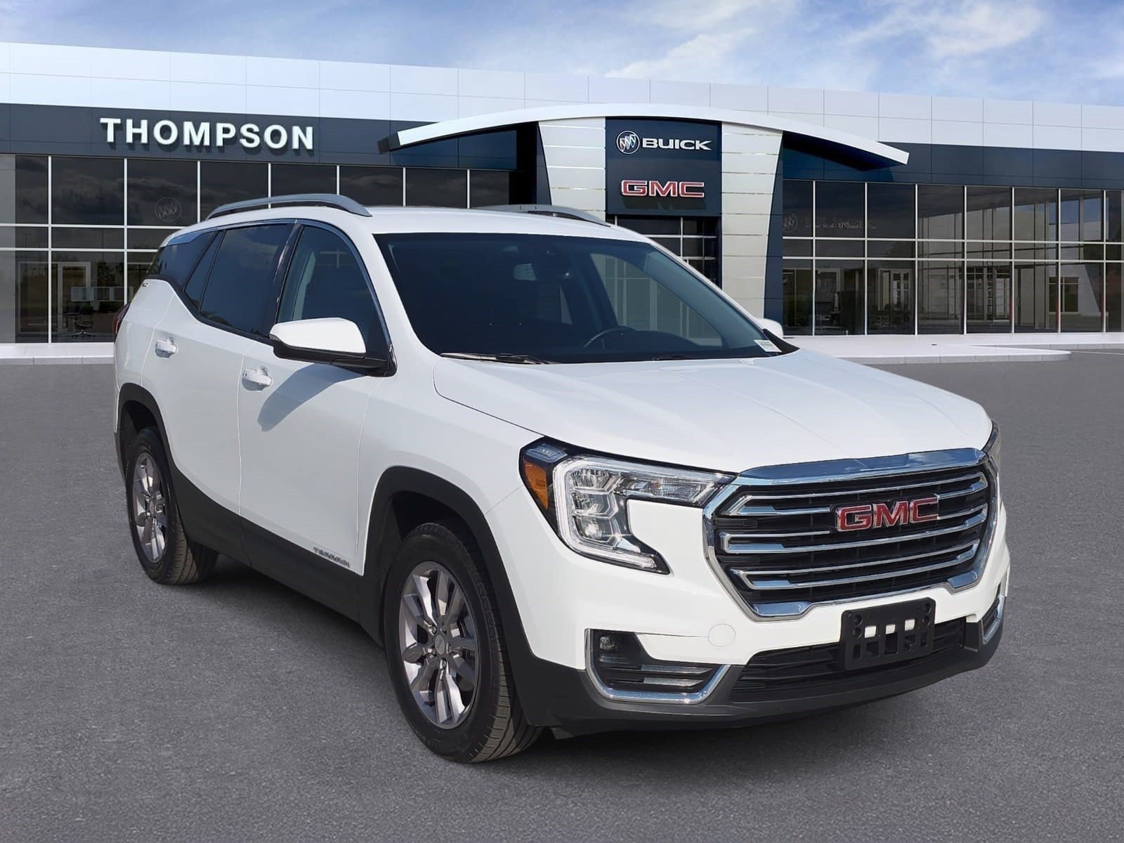Used 2024 GMC Terrain SLT AWD/4WD image 1