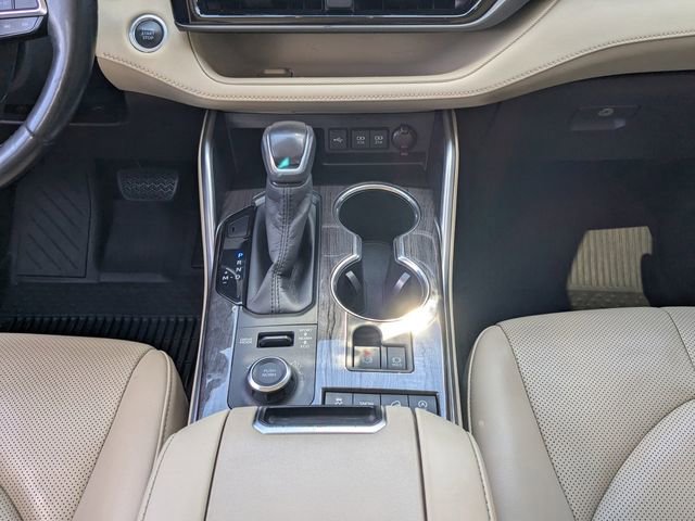 Used 2020 Toyota Highlander Limited image 18