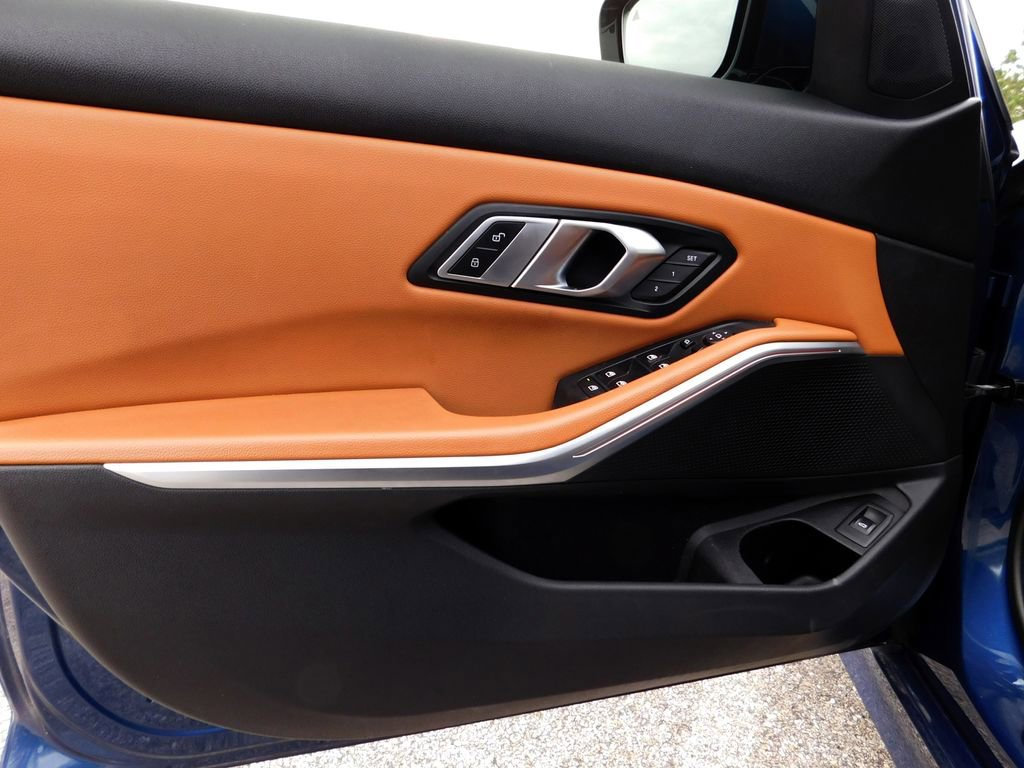 Used 2022 BMW 330i xDrive Sedan w/ Premium Package image 15