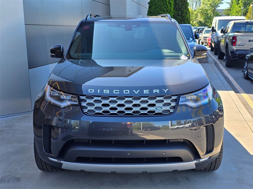 New 2025 Land Rover Discovery S image 3