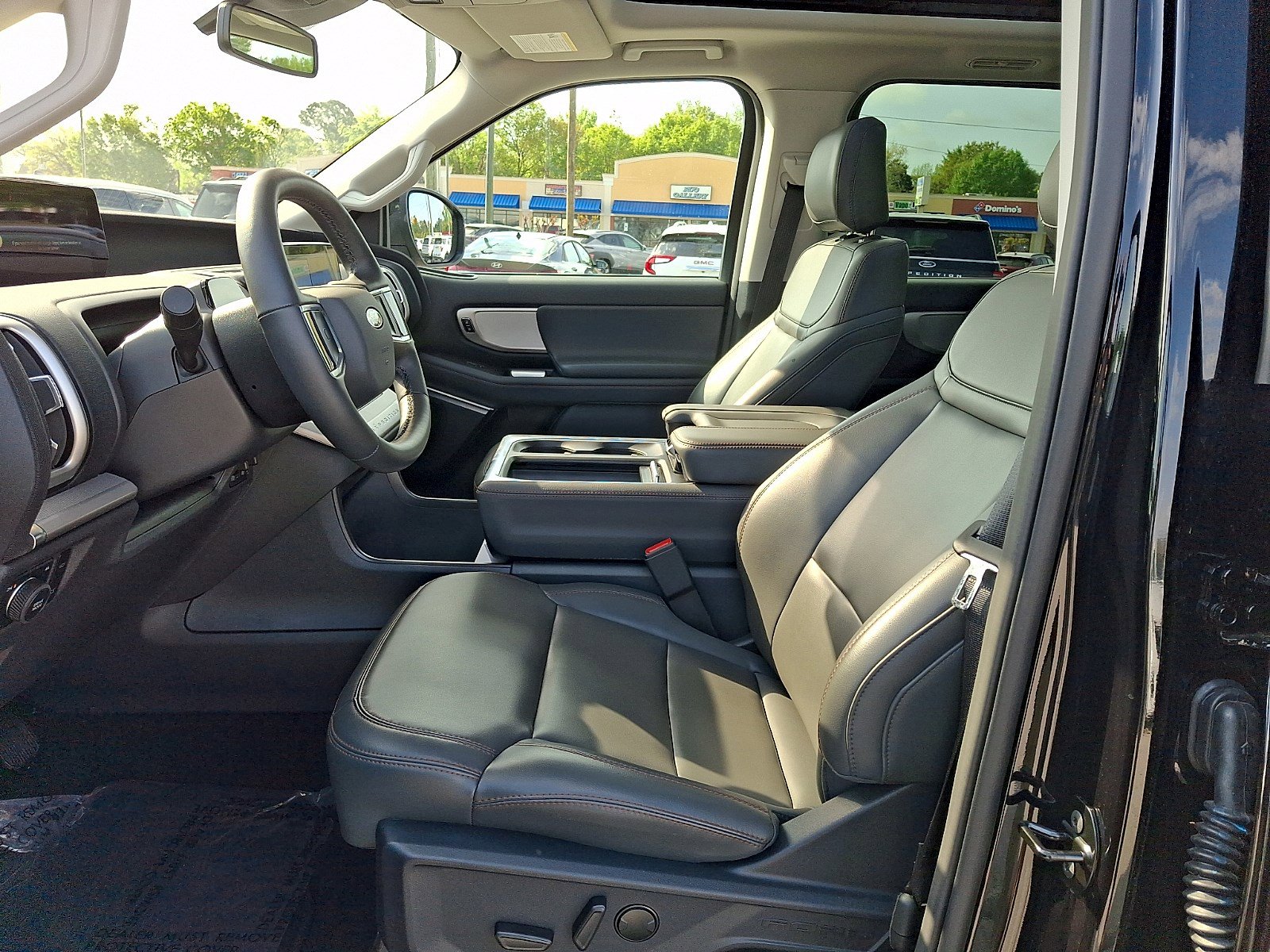 Certified 2025 Ford Expedition Active image 12