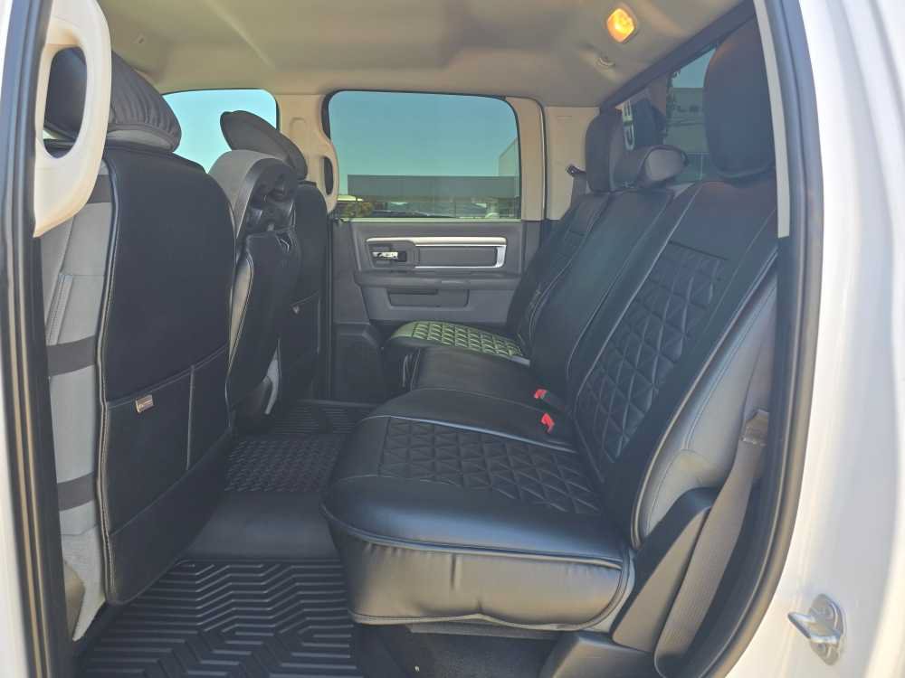 Used 2019 RAM 1500 Classic SLT w/ Luxury Group AWD/4WD image 17