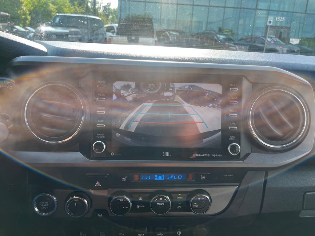 Used 2020 Toyota Tacoma TRD Off-Road w/ TRD Premium Off Road Package AWD/4WD image 17