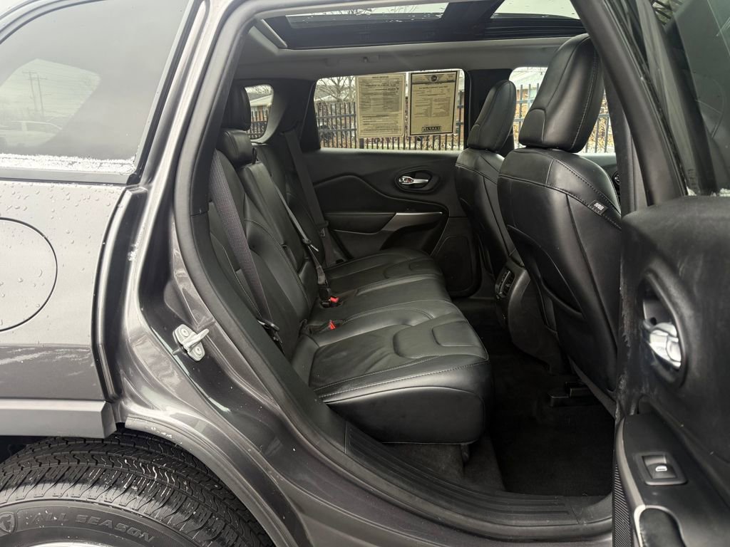 Used 2022 Jeep Cherokee Latitude Lux w/ Sun & Sound Group image 13