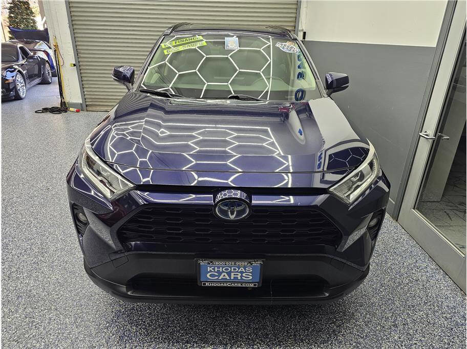 Used 2020 Toyota RAV4 XLE image 8