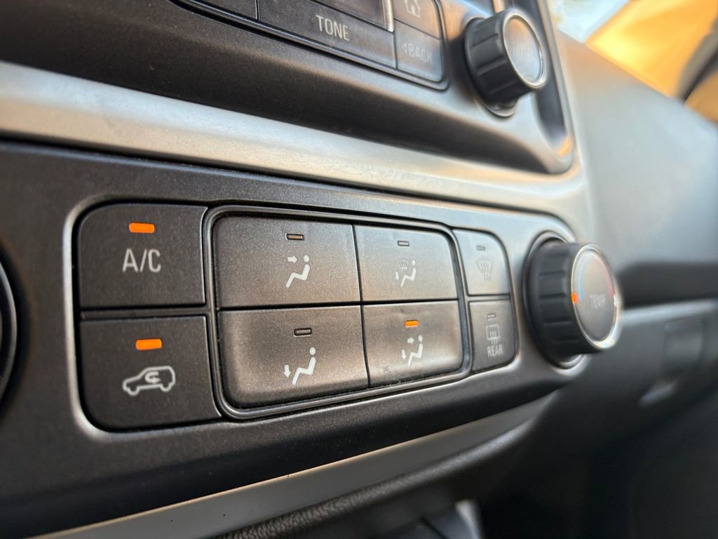 Used 2018 Chevrolet Colorado LT w/ LT Convenience Package RWD image 20