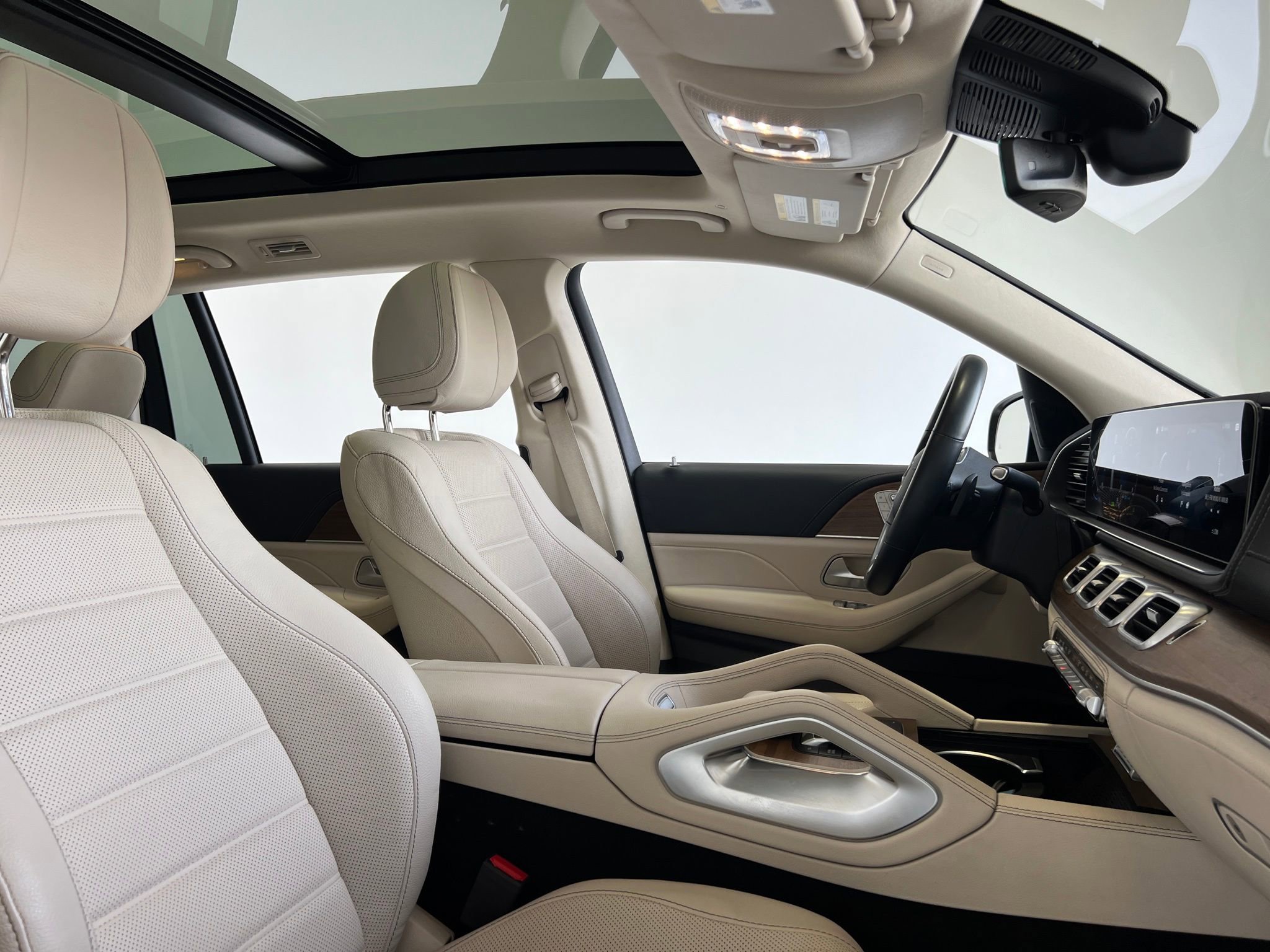 Used 2023 Mercedes-Benz GLS 580 4MATIC image 26