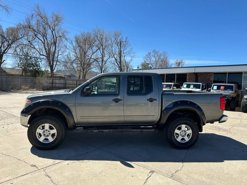 Used 2007 Nissan Frontier SE w/ SE Value Truck Pkg AWD/4WD image 4