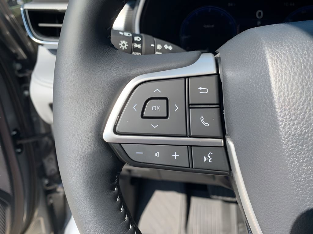 New 2025 Toyota Highlander Platinum image 26