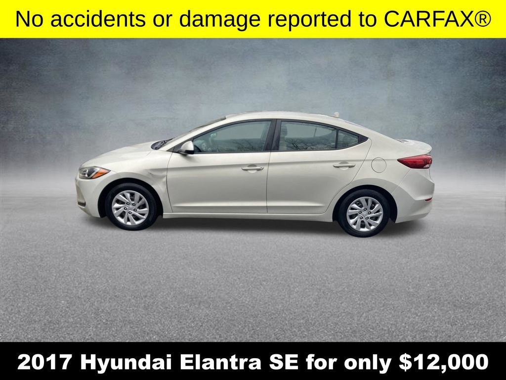 Used 2017 Hyundai Elantra SE w/ Cargo Package image 2
