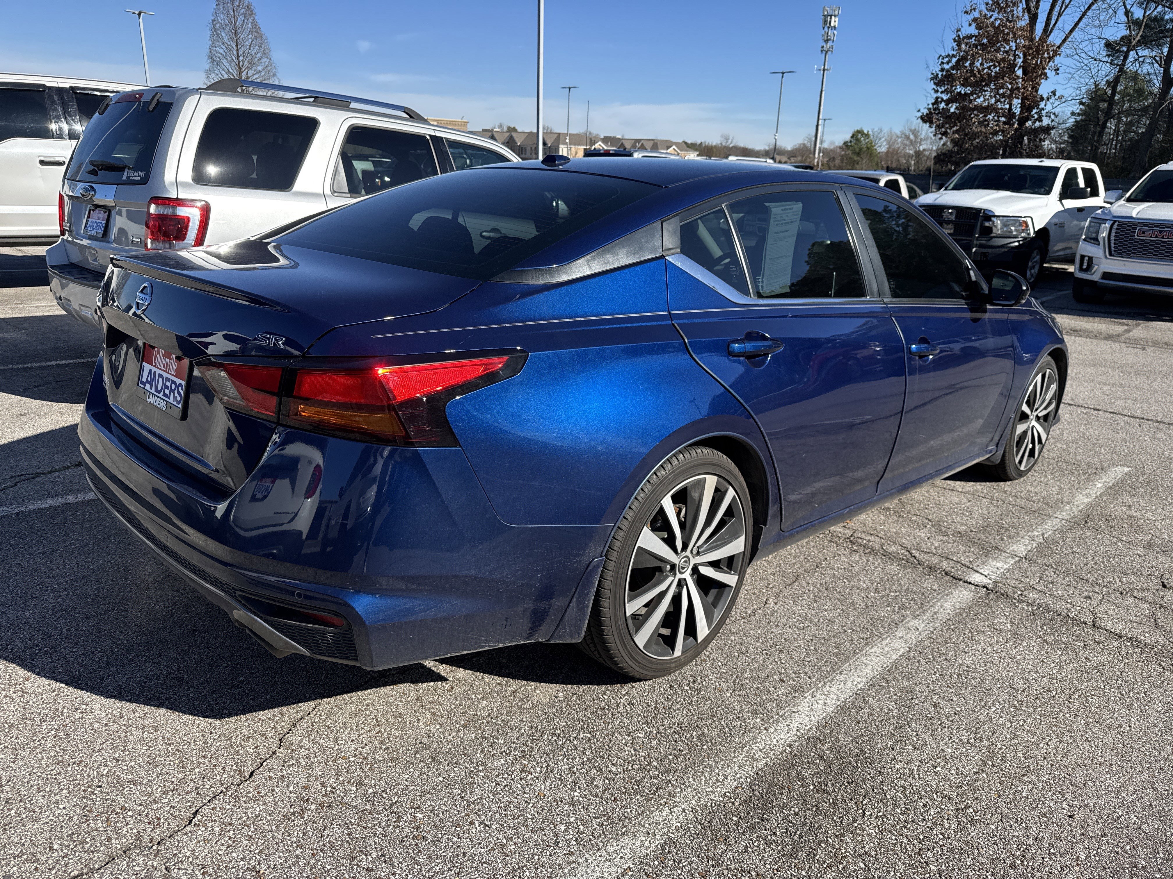 Used 2020 Nissan Altima 2.5 SR w/ Premium Package image 2