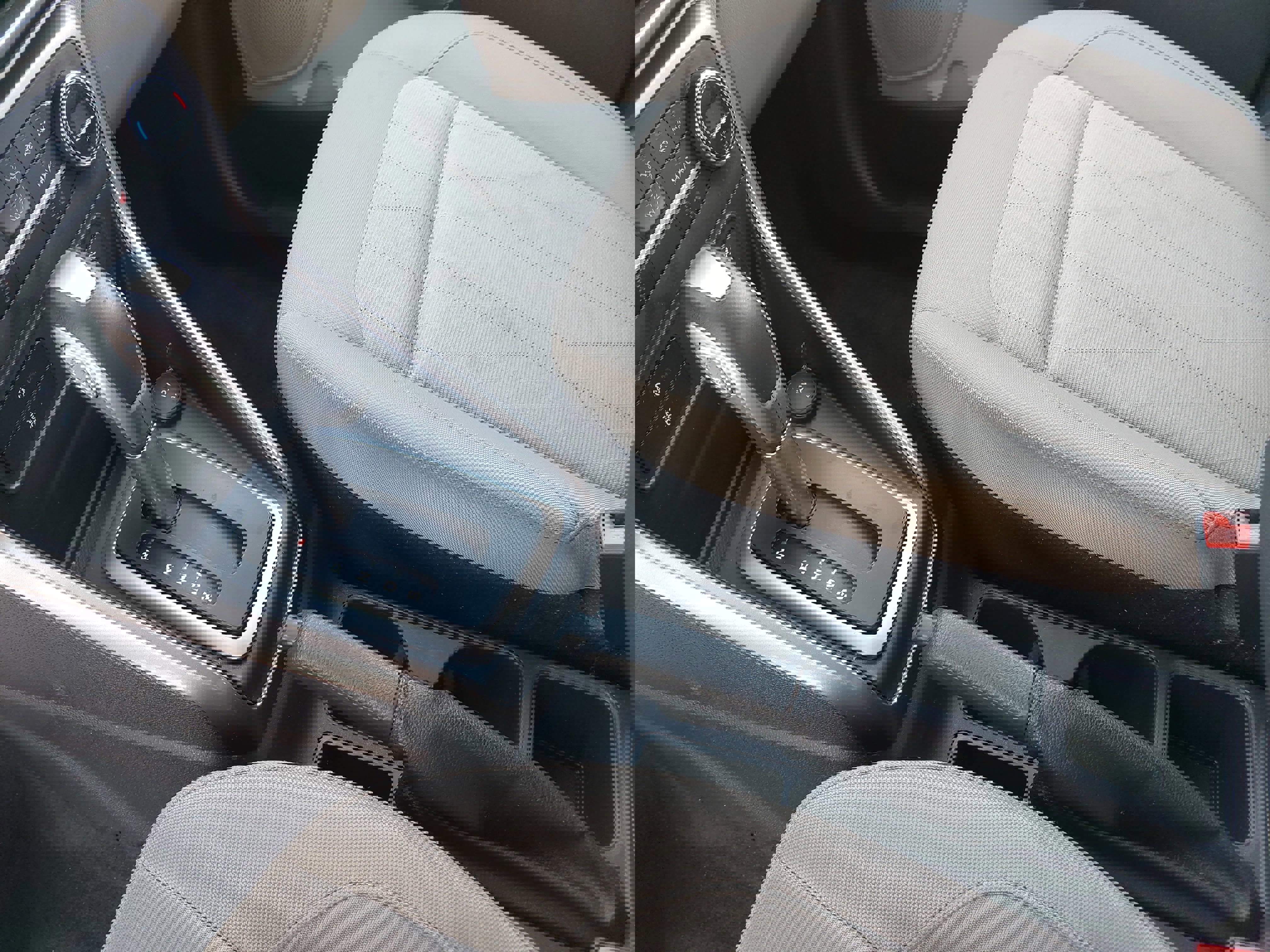 Used 2020 Ford EcoSport SE image 25