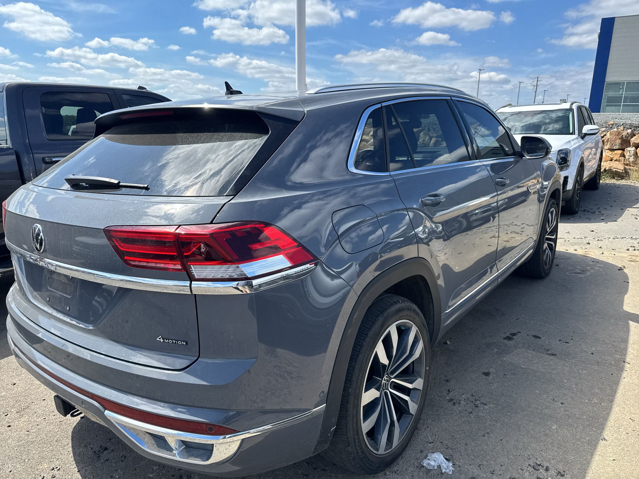 Used 2023 Volkswagen Atlas Cross Sport SEL Premium R-Line AWD/4WD image 7