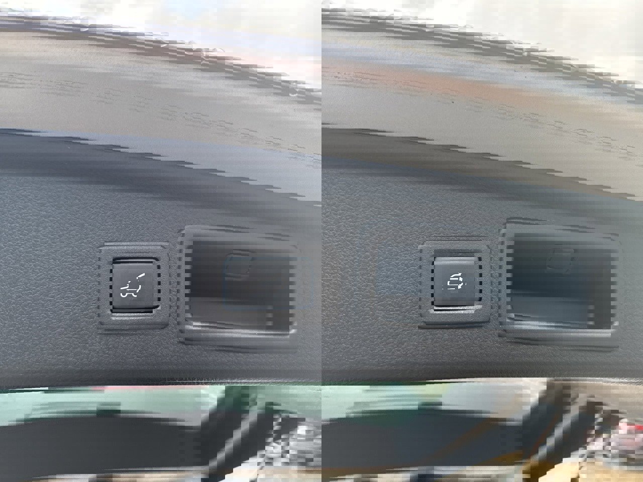 Used 2018 Subaru Forester 2.5i Touring w/ Popular Package #2 image 9