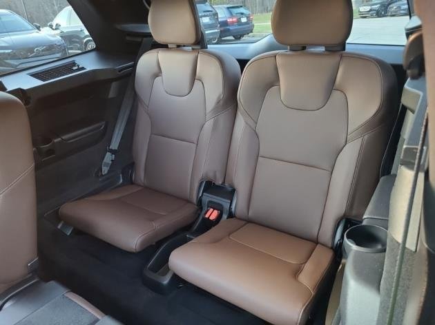 Used 2025 Volvo XC90 B5 Plus image 9