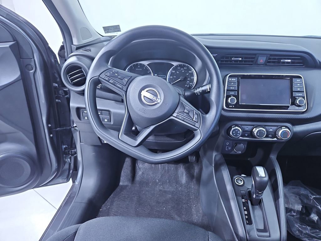 New 2025 Nissan Kicks Play S image 13