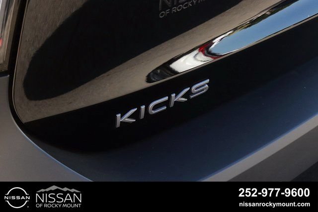 New 2025 Nissan Kicks SR FWD image 9