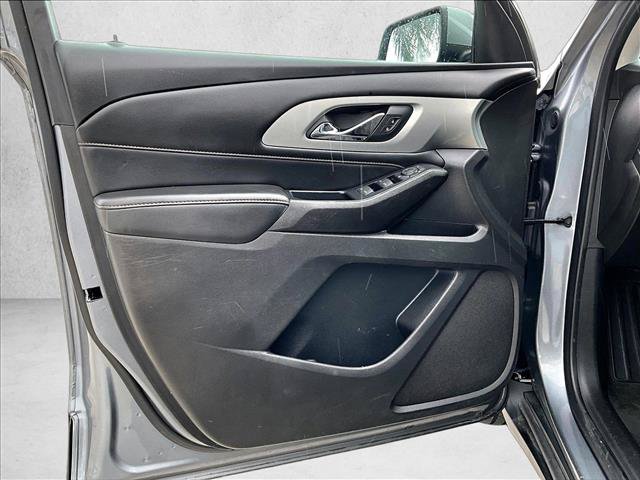 Used 2021 Chevrolet Traverse LT FWD image 18