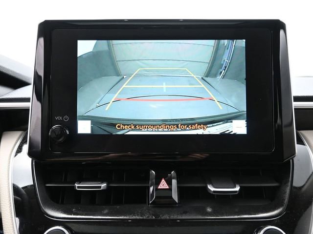 Used 2024 Toyota Corolla Cross XLE w/ Convenience Package image 9