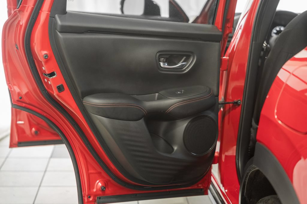 Used 2025 Honda HR-V Sport image 39