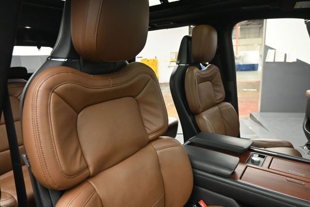 Used 2023 Lincoln Navigator Reserve AWD/4WD image 31