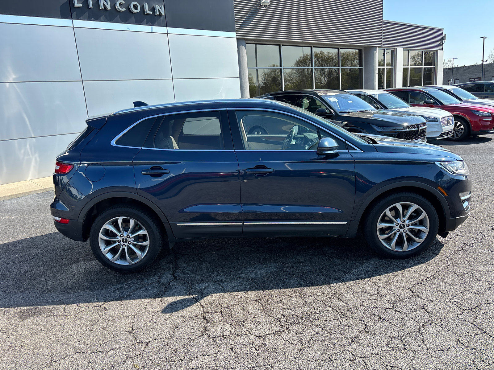 Used 2017 Lincoln MKC Select w/ Select Plus Package FWD image 8