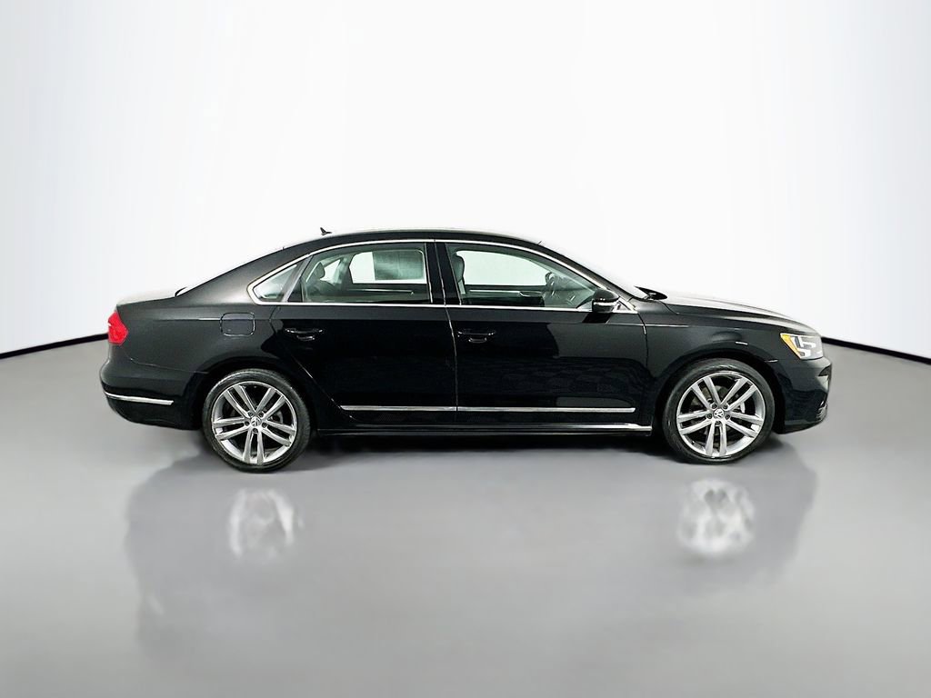Used 2016 Volkswagen Passat 1.8T R-Line image 8