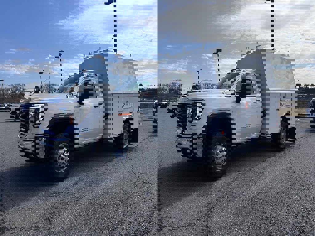 New 2025 GMC Sierra 3500 Pro w/ Convenience Package image 2