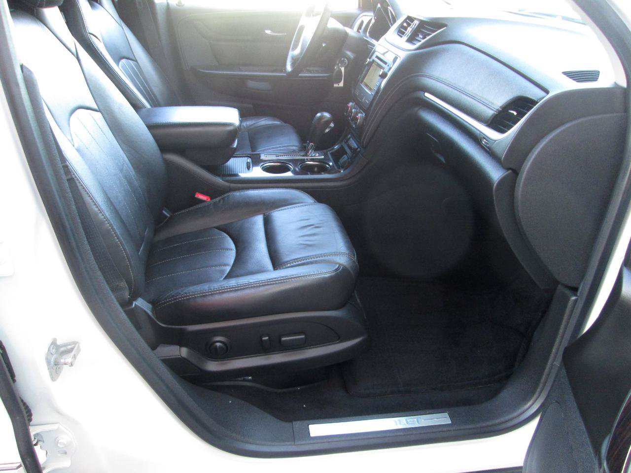 Used 2015 Chevrolet Traverse LTZ AWD/4WD image 26