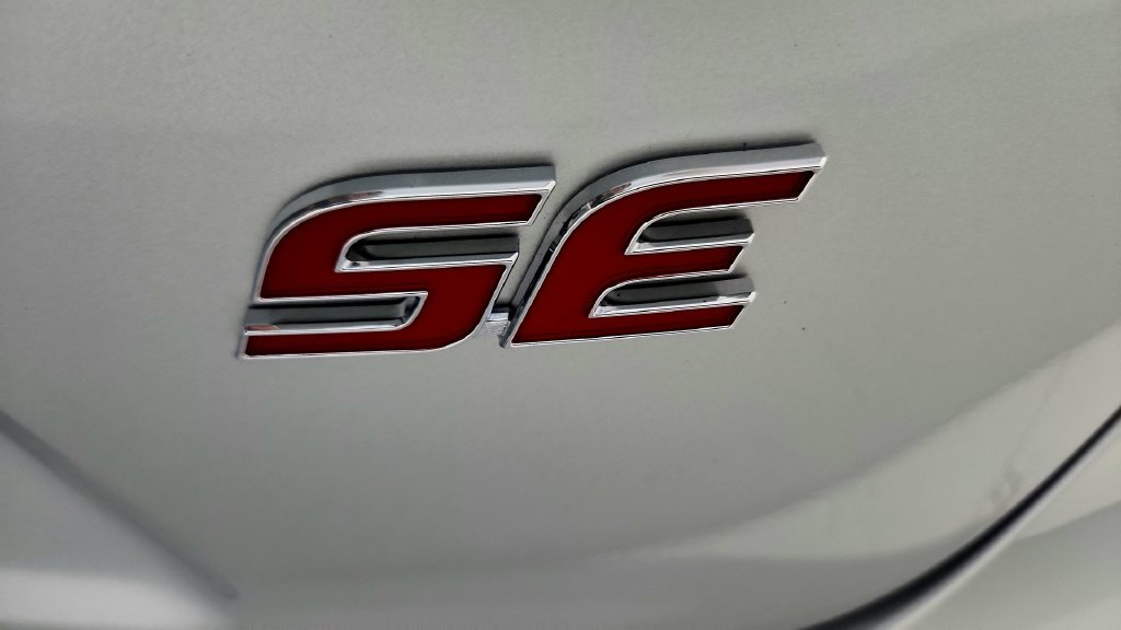 Used 2022 Toyota Corolla SE w/ SE Premium Package FWD image 33