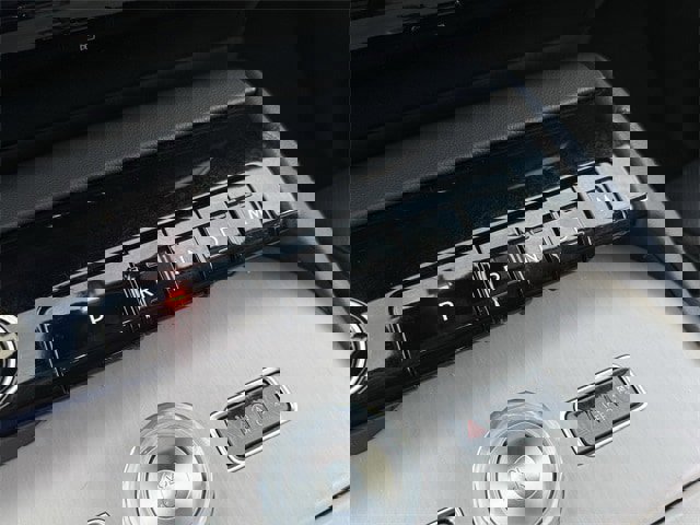 Used 2025 Lincoln Navigator Reserve image 19