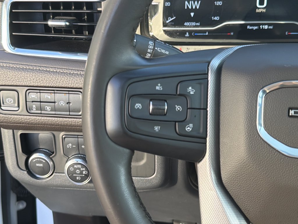 Used 2023 GMC Yukon Denali RWD image 25