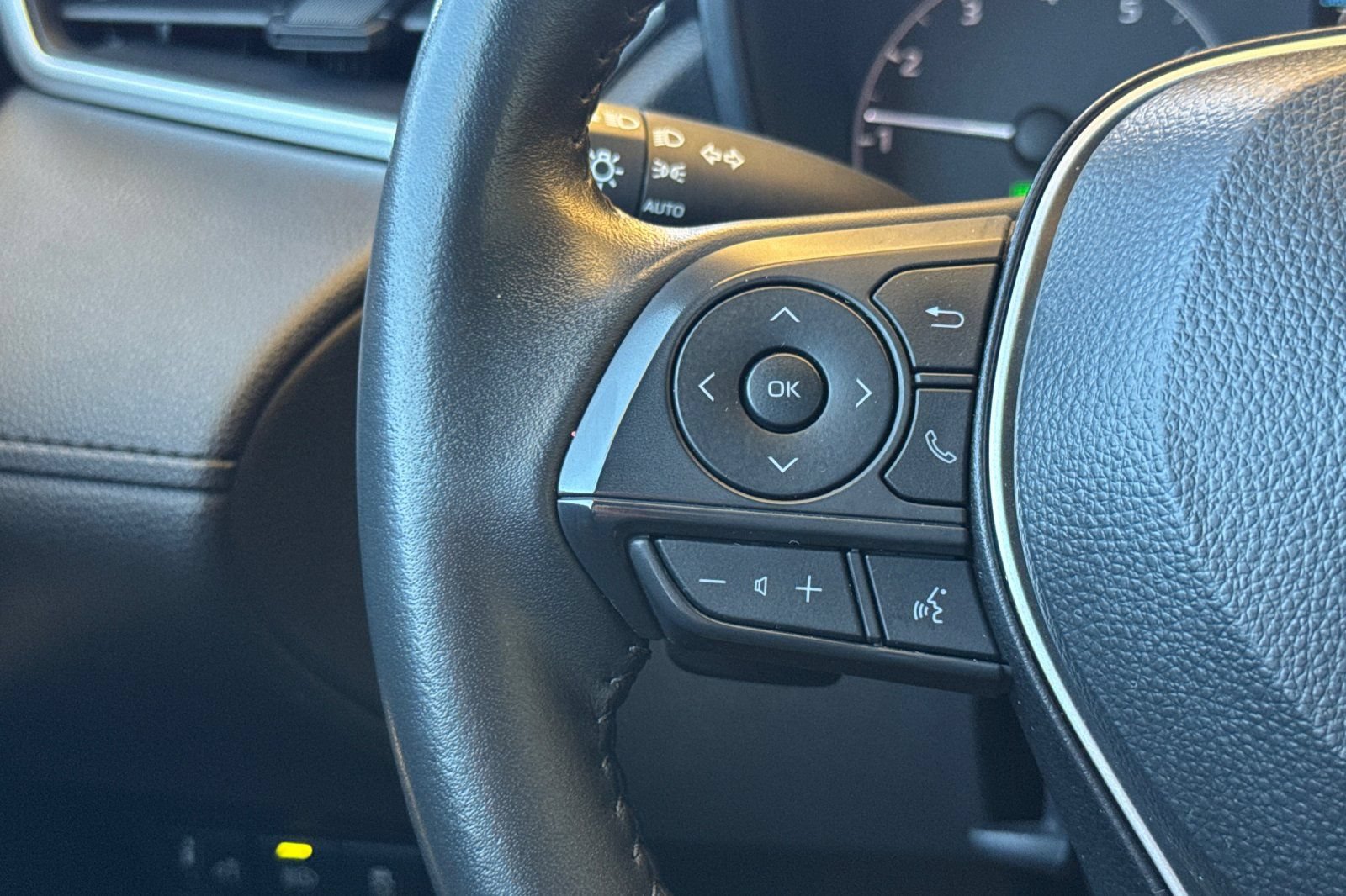 Used 2025 Toyota Corolla Cross AWD Hybrid image 29