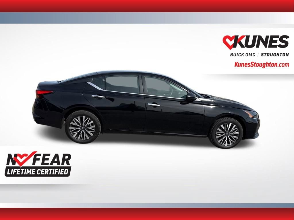 Used 2024 Nissan Altima 2.5 SV AWD/4WD image 13