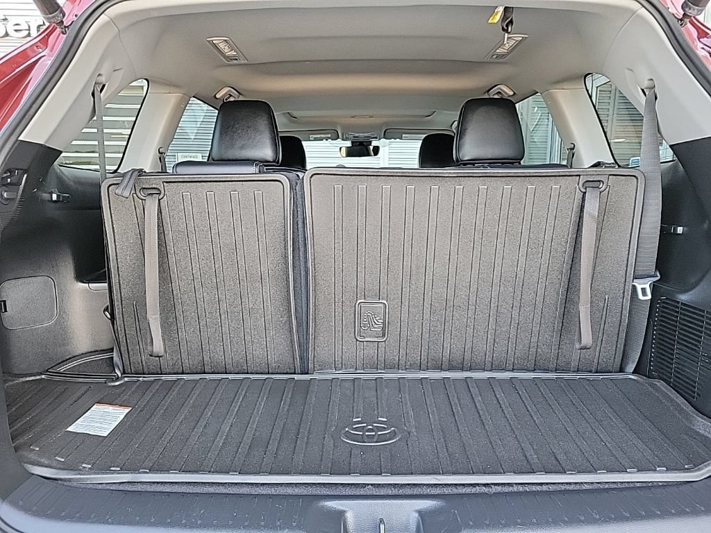 Used 2017 Toyota Highlander SE AWD/4WD image 18