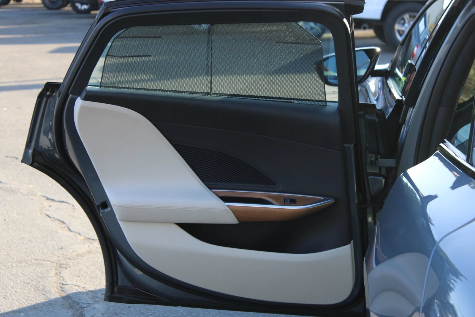 Used 2025 Lucid Air Pure RWD image 13