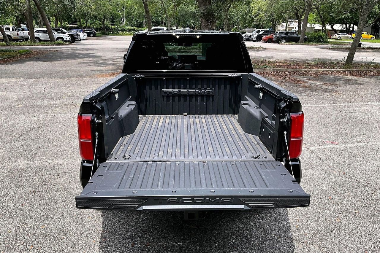 Used 2025 Toyota Tacoma TRD Sport AWD/4WD image 36