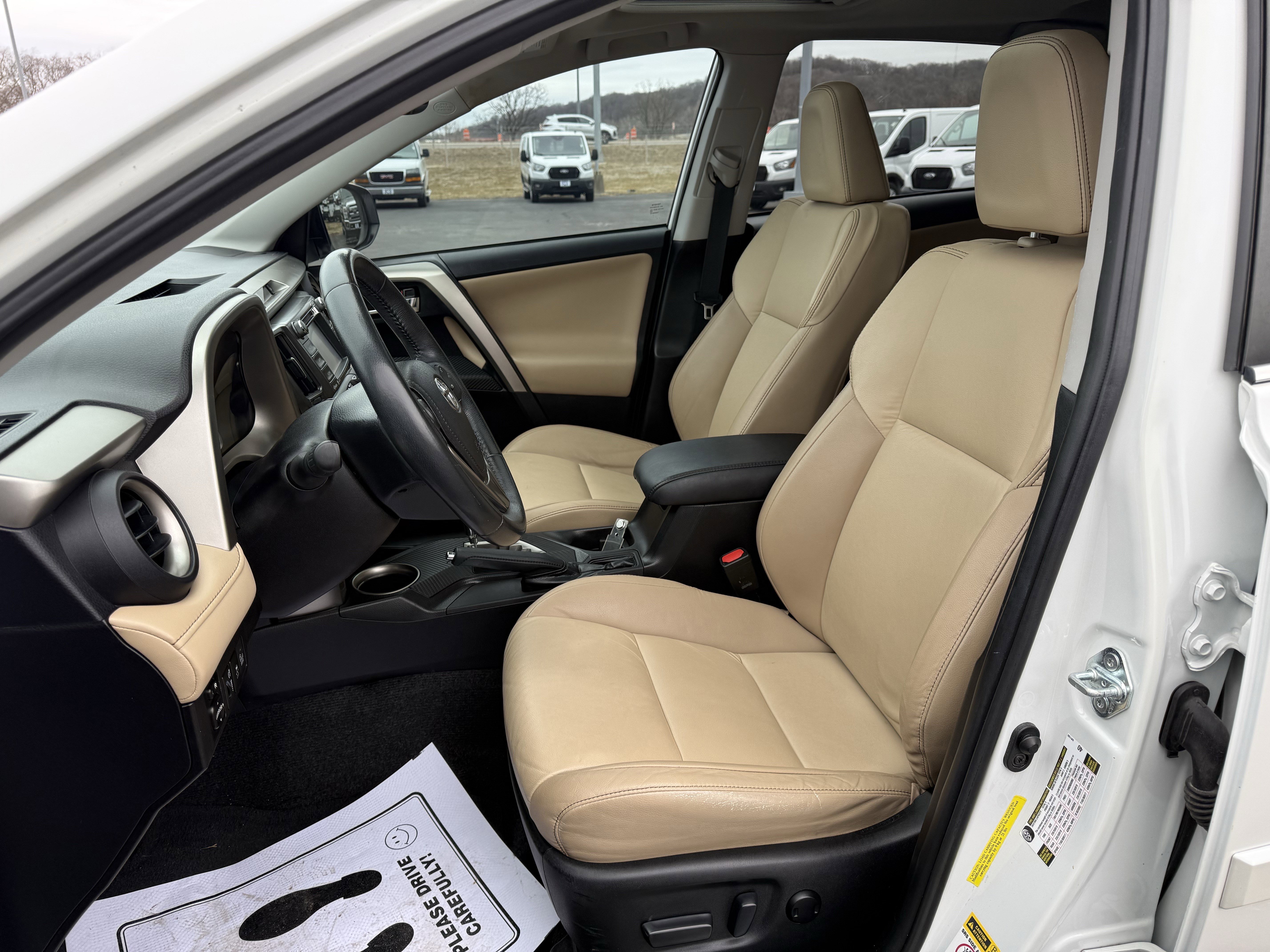 Used 2014 Toyota RAV4 Limited w/ Technology Package image 10