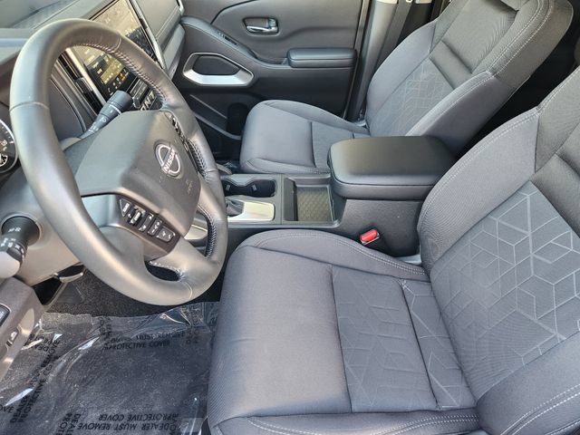Used 2025 Nissan Frontier SV w/ SV Convenience Package RWD image 4