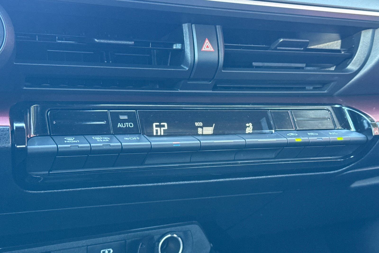 Used 2025 Toyota Prius Plug-In Hybrid image 24