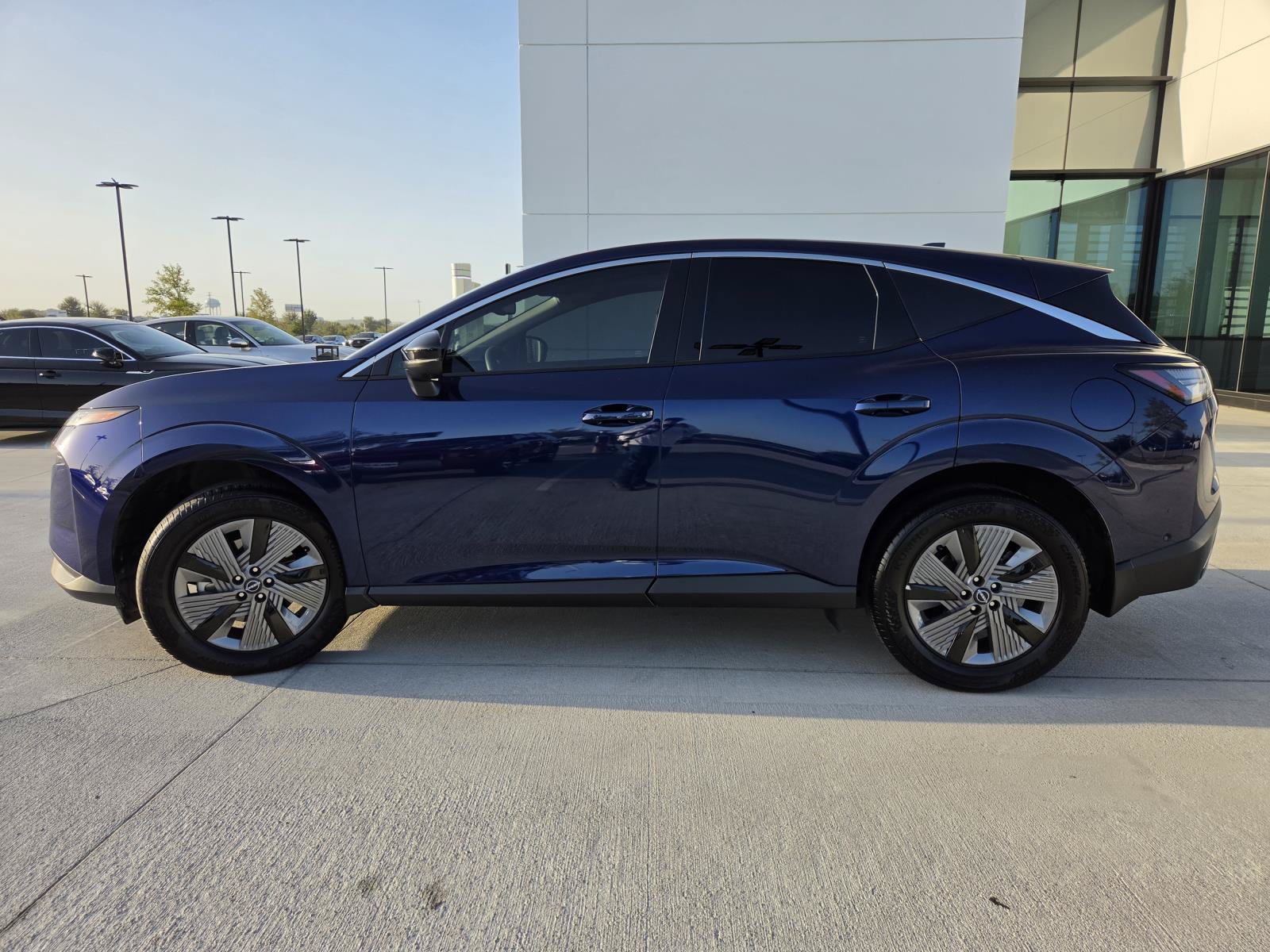 Used 2025 Nissan Murano SL AWD/4WD image 3