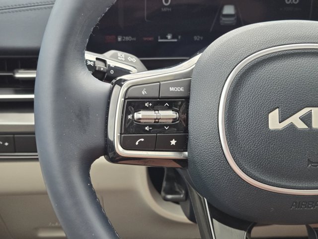 Certified 2025 Kia Carnival SX Prestige FWD image 25