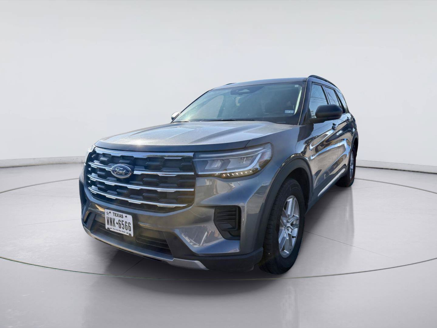 Used 2025 Ford Explorer Active RWD image 5