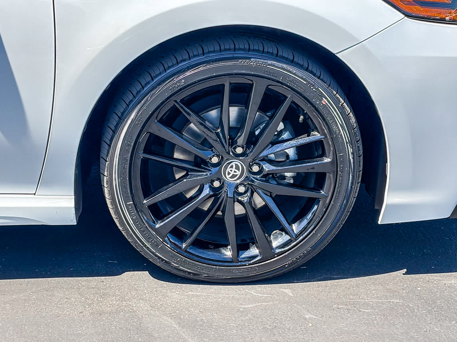 Used 2023 Toyota Camry XSE FWD image 9