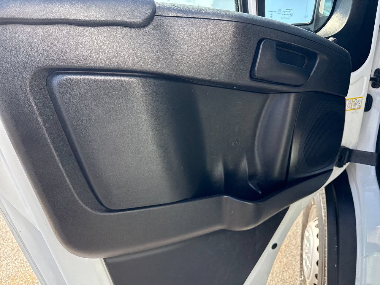 Used 2024 RAM ProMaster 2500 w/ Convenience Group FWD image 15