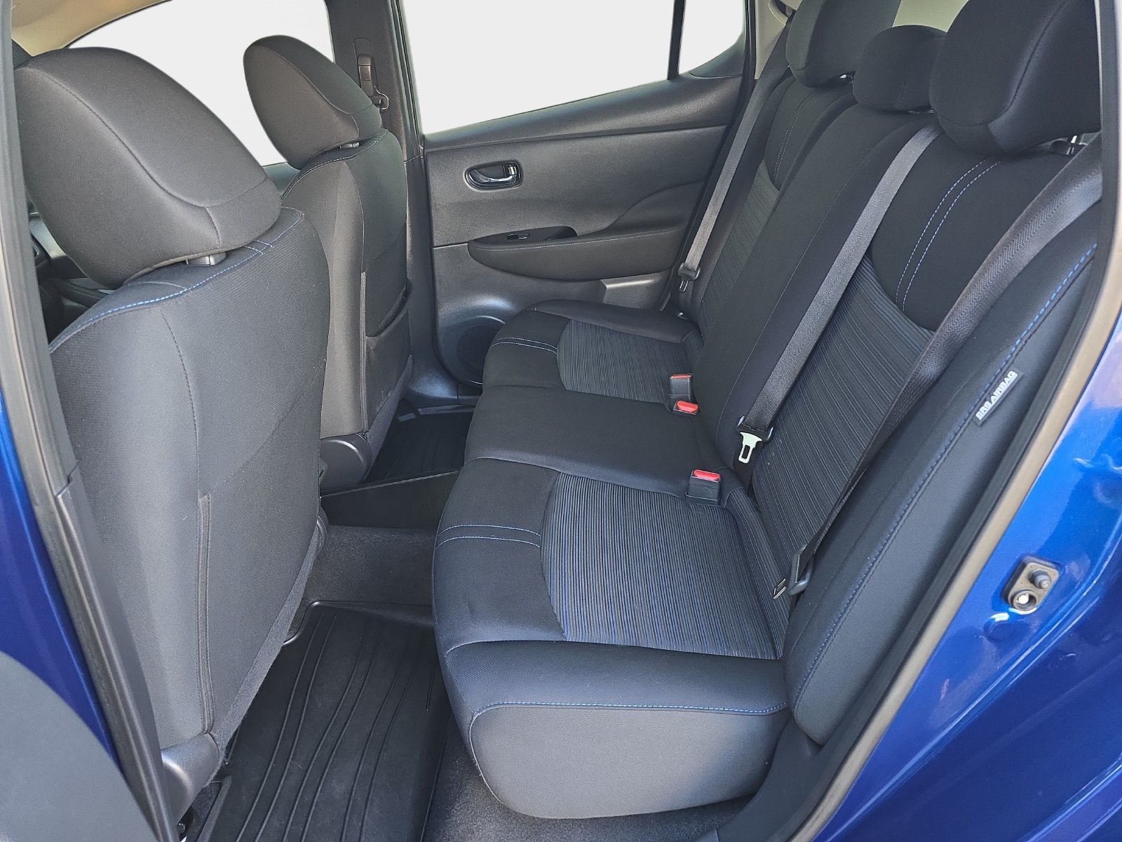 Used 2022 Nissan Leaf SV FWD image 16