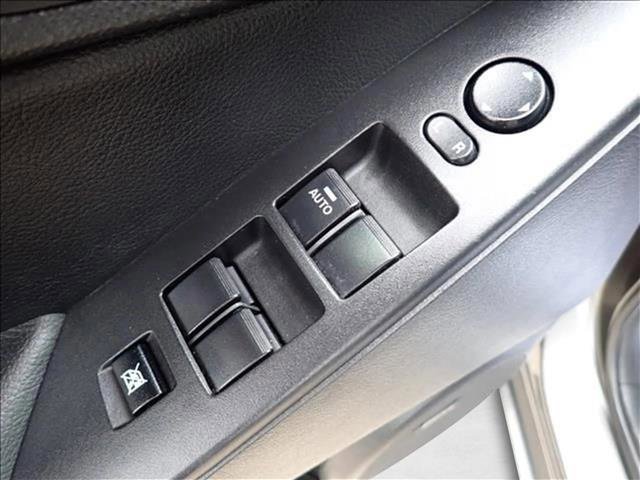 Used 2013 MAZDA MAZDA3 i Grand Touring w/ Tech Pkg image 12