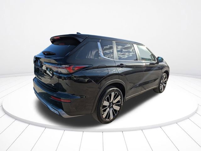 New 2026 Mitsubishi Outlander SE image 4