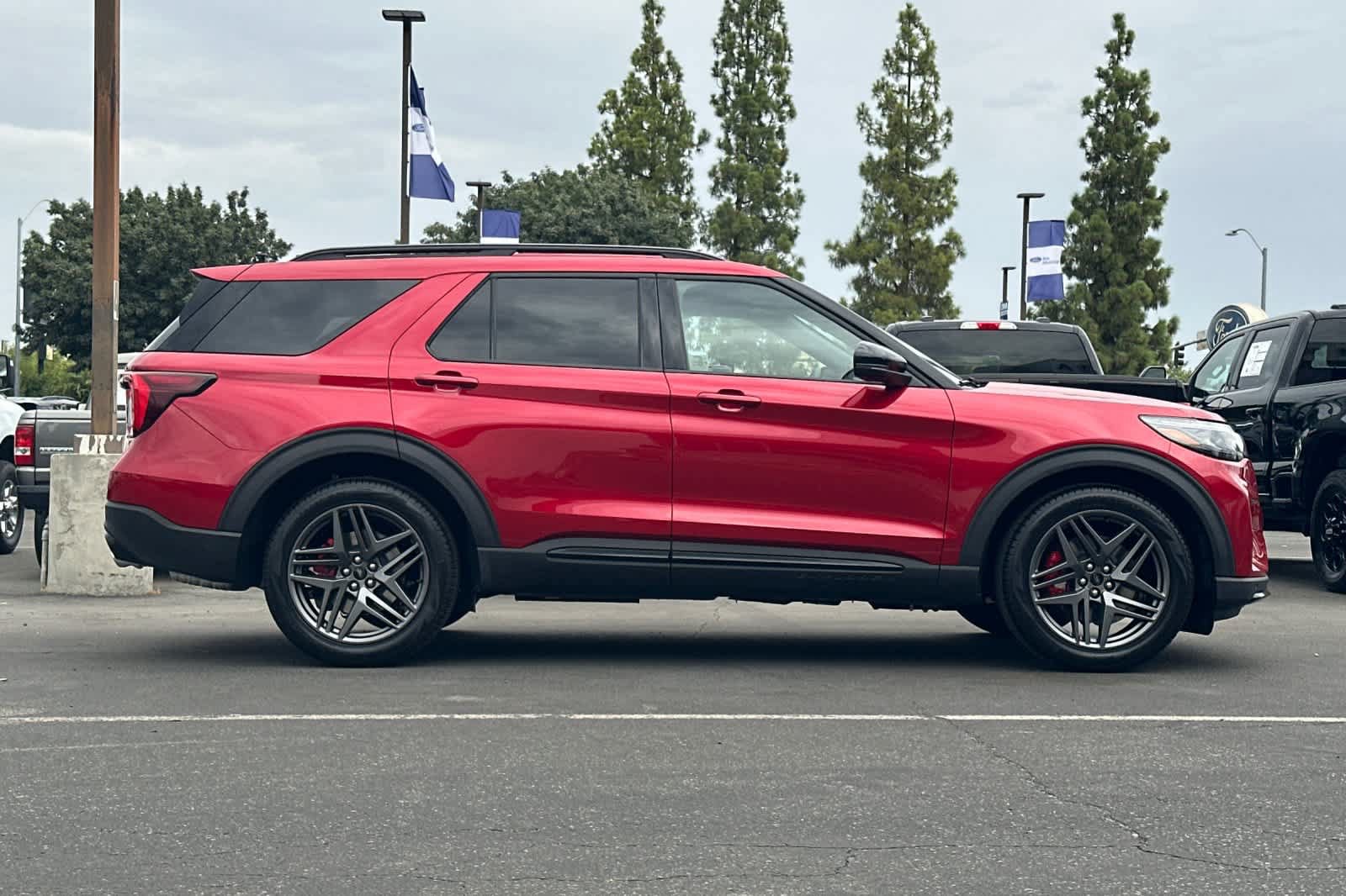 New 2026 Ford Explorer ST w/ Sun And Sound Package AWD/4WD image 8